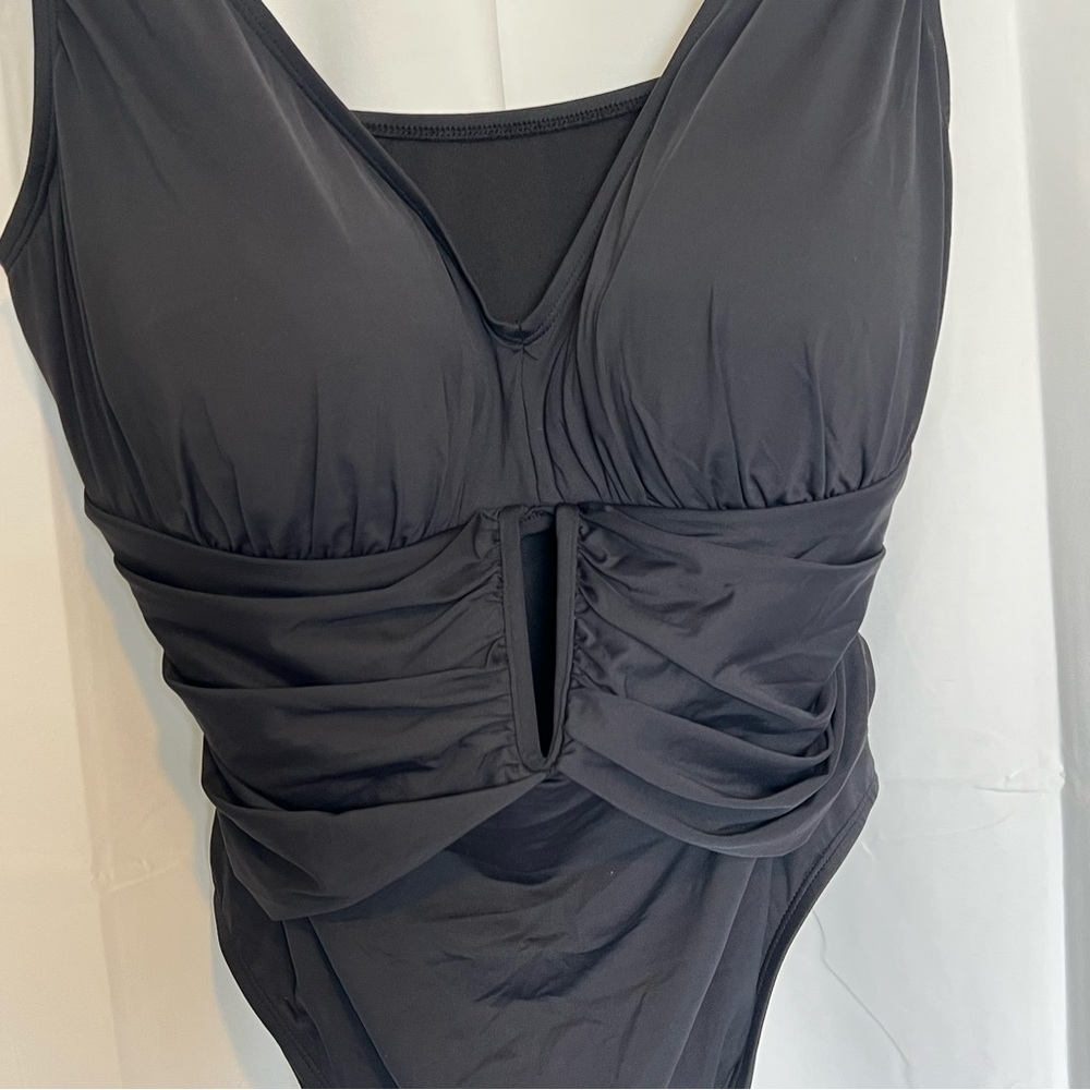 Bleu Rod Beattie Black Women's Molded-Cup One-Piece Swimsuit (Black, 20w) - Picture 9 of 11
